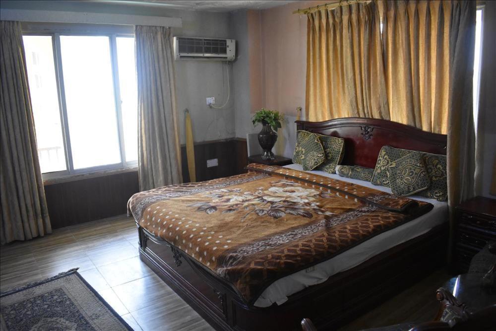 Hotel Regent Rawalpindi Bagian luar foto